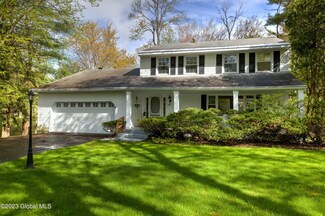 821 Worcester Dr, Schenectady, NY 12309