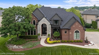 10993 Stoney Point Dr, South Lyon, MI 48178