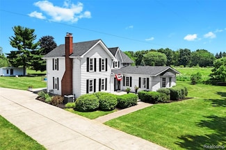 5359 Faussett Rd, Howell, MI 48855