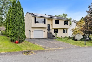 4 Prospect Hills Rd, Rensselaer, NY 12144