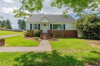 116 Dogwood Dr, Mount Airy, NC 27030