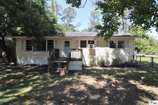 623 N Johnson St, Oak Grove, LA 71263