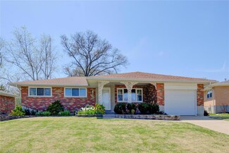 9809 Vera Cruz Dr, Saint Louis, MO 63126