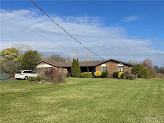 6721 Aiken Rd, Lockport, NY 14094