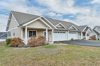 12 Stonehenge Cir, Northfield, NH 03276