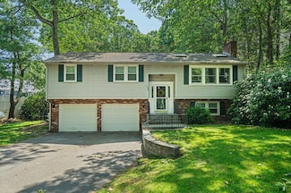 133 Russell Ln, Abington, MA 02351
