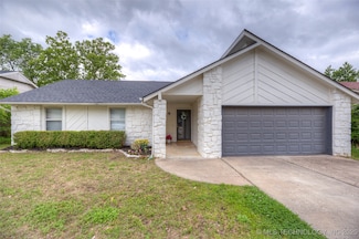 3010 S Narcissus Place, Broken Arrow, OK 74012