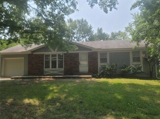 8013 E 133rd St, Grandview, MO 64030