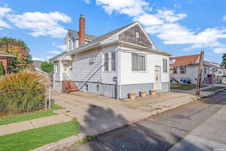54 Carroll Ave, Valley Stream, NY 11580
