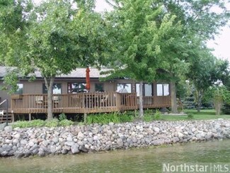 100 Willow Point Dr, Elysian, MN 56028