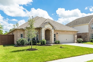 203 Bentwater Ln, Clute, TX 77531