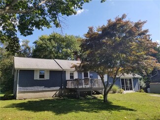 35 Pierce Ave, Jamestown, RI 02835