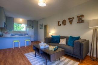 302 E 34th St Unit 104, Austin, TX 78705