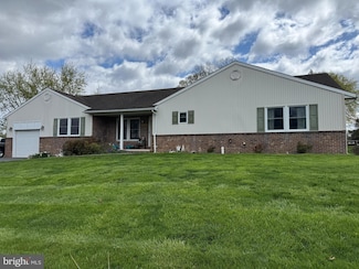 13929 Green Mountain Dr, Maugansville, MD 21767