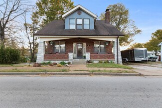 208 Water St, Fenton, MO 63026