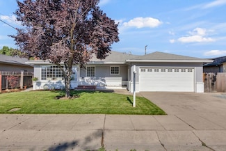 525 Gerard Dr, Lodi, CA 95242