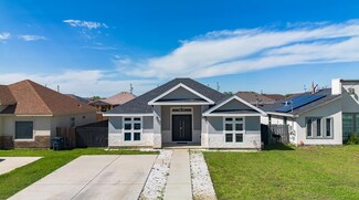 3052 Ariel Dr, Eagle Pass, TX 78852
