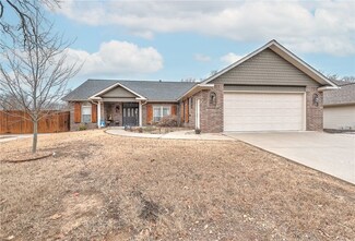 1 Bobwith Ln, Bella Vista, AR 72714