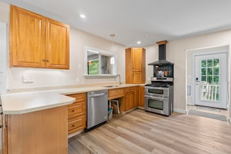 143 White Rd, Bowdoinham, ME 04008