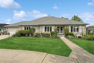 216 Rosewood Ct, Westmont, IL 60559