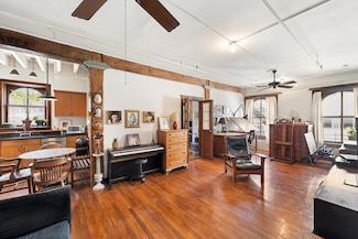 210 Spring St Unit 5 FL, New York, NY 10012