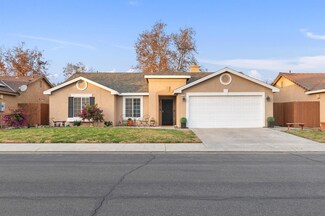5229 E Blossom Ln, Fresno, CA 93725