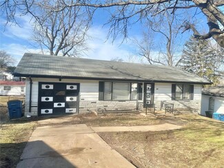 8881 Darnell Place, Saint Louis, MO 63136