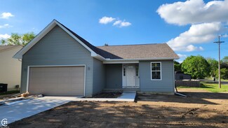188 School House Dr, Imlay City, MI 48444