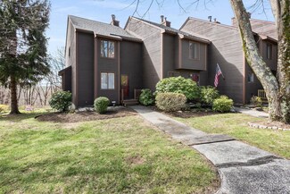 29 Thornhill Rd, Stratham, NH 03885