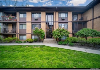 10 Oakwood Terrace Unit 65, New Windsor, NY 12553