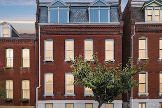 2205 S 11th St, Saint Louis, MO 63104