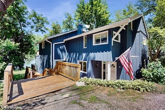 914 Ski Hill Rd, Fox River Grove, IL 60021