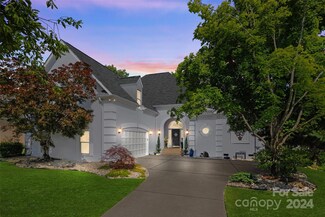 15923 Riverpointe Dr, Charlotte, NC 28278