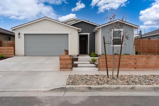 396 Broadstone Ct, Los Banos, CA 93635