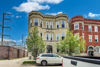 737 E 50th St Unit 4, Chicago, IL 60615