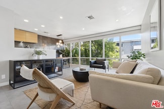 1145 Larrabee St Unit 19, West Hollywood, CA 90069