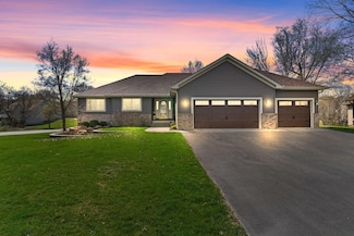 19390 Queen Cir NW, Elk River, MN 55330