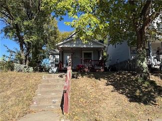 1050 Barnett Ave, Kansas City, KS 66102