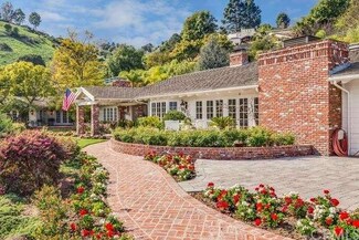 24 Outrider Rd, Rolling Hills, CA 90274