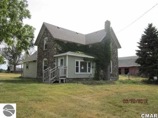 8531 W Tyler Rd, Sumner, MI 48889