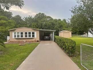 442 Hitchcock St, Lady Lake, FL 32159