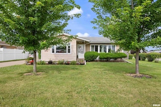 3005 7th St, East Moline, IL 61244