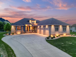 6009 27th St S, Fargo, ND 58104