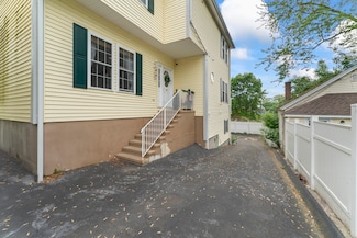 1095 Hope St Unit B, Stamford, CT 06907