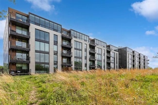 1 University Way Unit No. 214, Iowa City, IA 52246