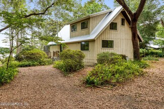 241 Ashley Lake Dr, Melrose, FL 32666
