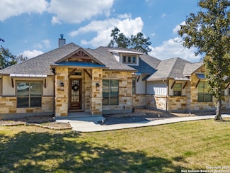 136 Wood Valley Dr, Adkins, TX 78101