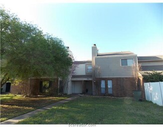 910 Navidad St, Bryan, TX 77801