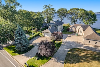 2585 Memorial Dr, Muskegon, MI 49445