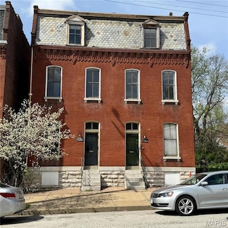 1519 Mallinckrodt St, Saint Louis, MO 63107